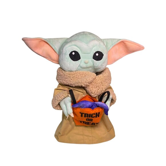 Disney Star Wars Mandalorian Baby Yoda Halloween Porch Greeter 20% Rare Large - Picture 2 of 14